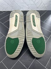 Load image into Gallery viewer, Nike Air Jordan 3 Retro Mid Pine Green Size 11 CT8532-030