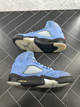 Load image into Gallery viewer, Nike Jordan 5 Retro SE Mid UNC Size 9 DV1310-401