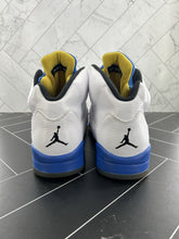 Load image into Gallery viewer, Nike Air Jordan 5 Retro 2013 Laney Size 12 136027-189