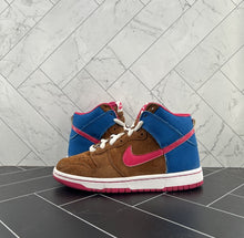 Load image into Gallery viewer, Nike Dunk Pro SB High Mr. Todd Bratrud Size 6 305050-261 2008