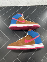 Load image into Gallery viewer, Nike Dunk Pro SB High Mr. Todd Bratrud Size 6 305050-261 2008