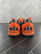 Load image into Gallery viewer, Nike Kobe 8 Black History Month Size 11 583112-001 2013