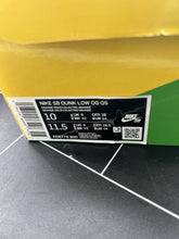 Load image into Gallery viewer, Nike Dunk Low SB x Concepts Orange Lobster Size 10 FD8776-800