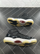 Load image into Gallery viewer, Nike Air Jordan 11 Retro 72-10 2015 Size 11 378037-002