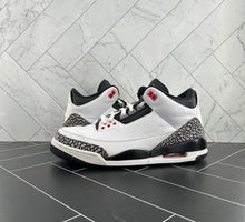 Load image into Gallery viewer, Nike Air Jordan 3 Retro Infrared 23 Size 10.5 136064-123