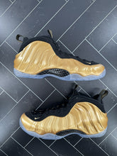 Load image into Gallery viewer, Nike Air Foamposite One Metallic Gold 2015 Size 11.5 314996-700 Black White
