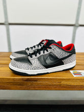 Load image into Gallery viewer, NIKE SUPREME X DUNK LOW PRO SB &#39;BLACK CEMENT&#39;
