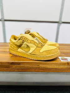 NIKE DUNK LOW PRO SB "REESE FORBES WHEAT" 2002