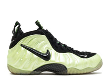 Load image into Gallery viewer, NIKE AIR FOAMPOSITE &quot;ELECTRIC GREEN&quot;