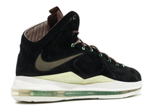 Load image into Gallery viewer, NIKE LEBRON 10 EXT QS &quot;BLACK SUEDE&quot;