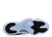 Load image into Gallery viewer, AIR JORDAN 11 RETRO LOW &quot;EMERALD&quot;