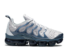 Load image into Gallery viewer, NIKE AIR VAPORMAX PLUS “WOLF GREY”