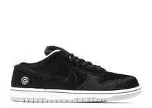 Load image into Gallery viewer, NIKE DUNK LOW SB X MEDICOM TOY &quot;BEARBRICK&quot;